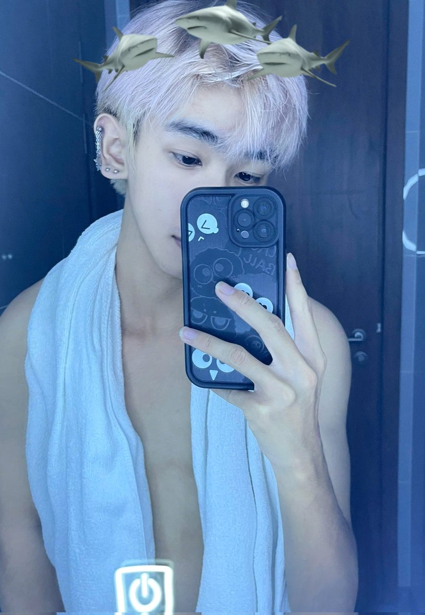 小皇好困 (@xlinzi03) on Twitter photo 