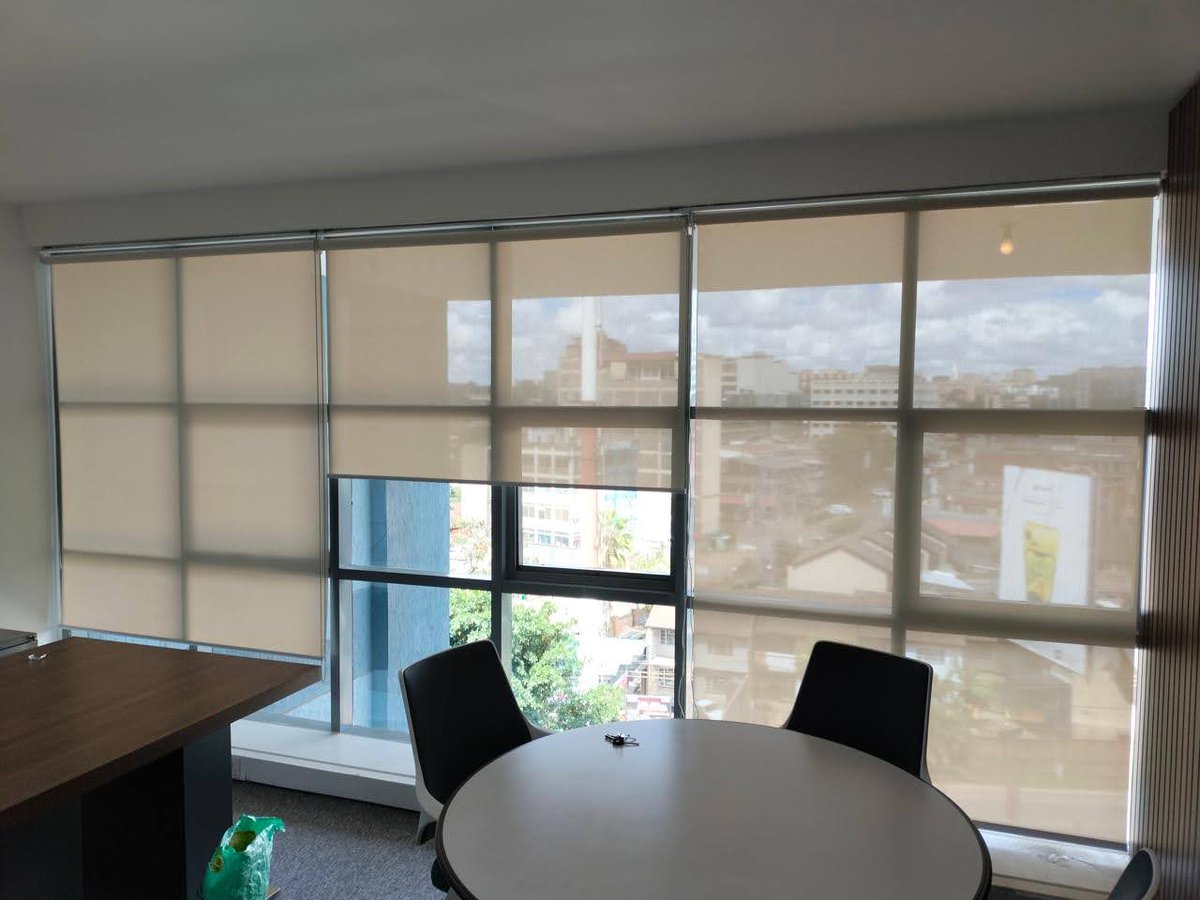 WindowPlusEA's tweet image. Clear view, ultimate shade. Experience comfort with our sunscreen blinds. 🌞 #SunscreenBlinds #SmartShade #LightControl #SunProtectionhttps://www.windowplusea.com/sun-screen-roller-blinds/