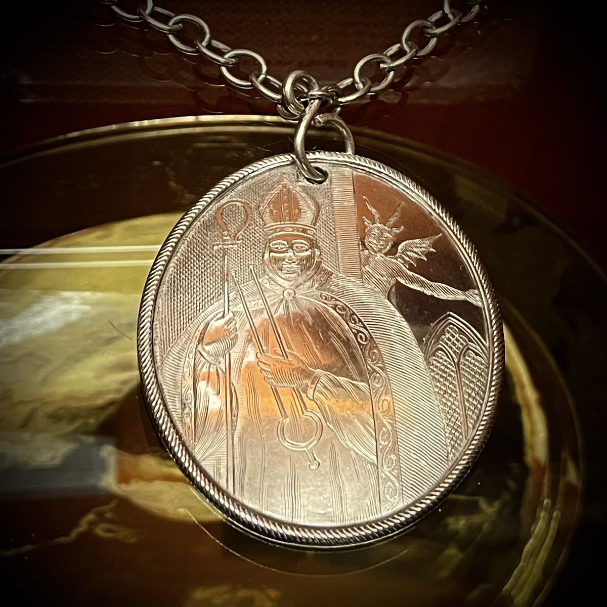 TFW a little devil photobombs your LinkedIn profile pic 👹

Found this delightful little treasure in the crypt museum in All Hallows By The Tower Church. Gorgeous little free museum next to the Tower of London.

#AllHallowsByTheTowet #SecretLondon #Devil #Hex #Witchcraft #History