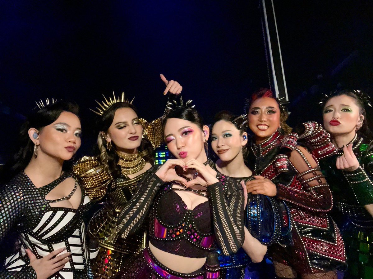 airimania's tweet photo. #ミュージカルSIX 鈴木愛理ハワード東京公演終了いたしました😭👑🩷
ありがとうございました！
初めてのミュージカル。東京公演だけでも既に色々な思い出でいっぱい😌次は名古屋！10日ほど空きますが、皆様に会えるの楽しみにしておりますっ🫶
明日明後日、仲間のみんなが無事駆け抜けられますように♡ https://t.co/l9d0FyzTED