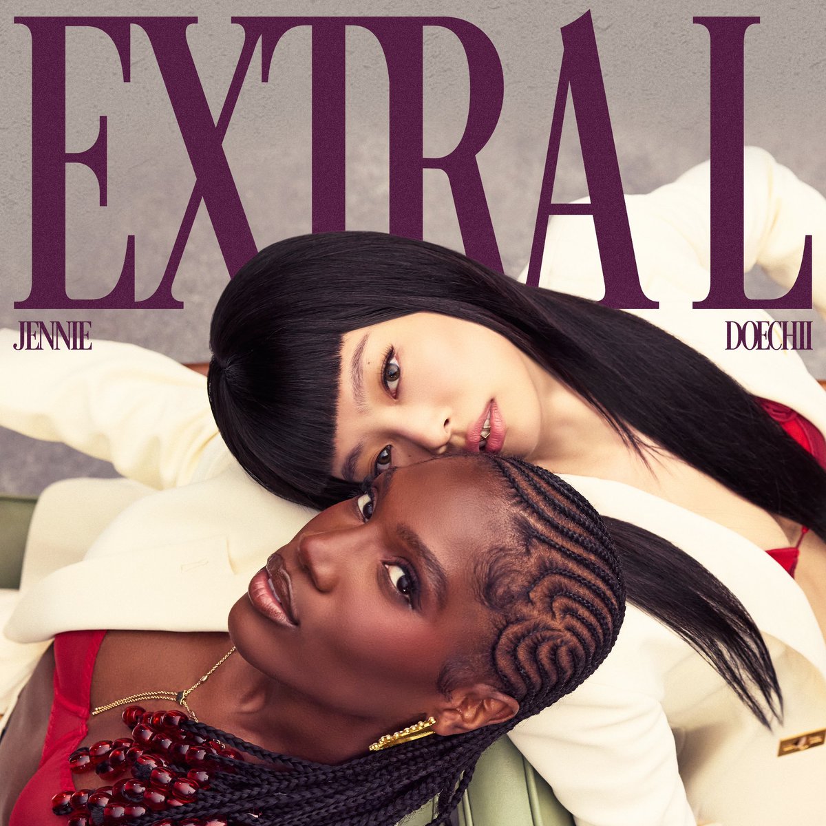 VÃO EMOCIONAR!! JENNIE divulga capa oficial do seu novo single “ExtraL” ft. Doechii.