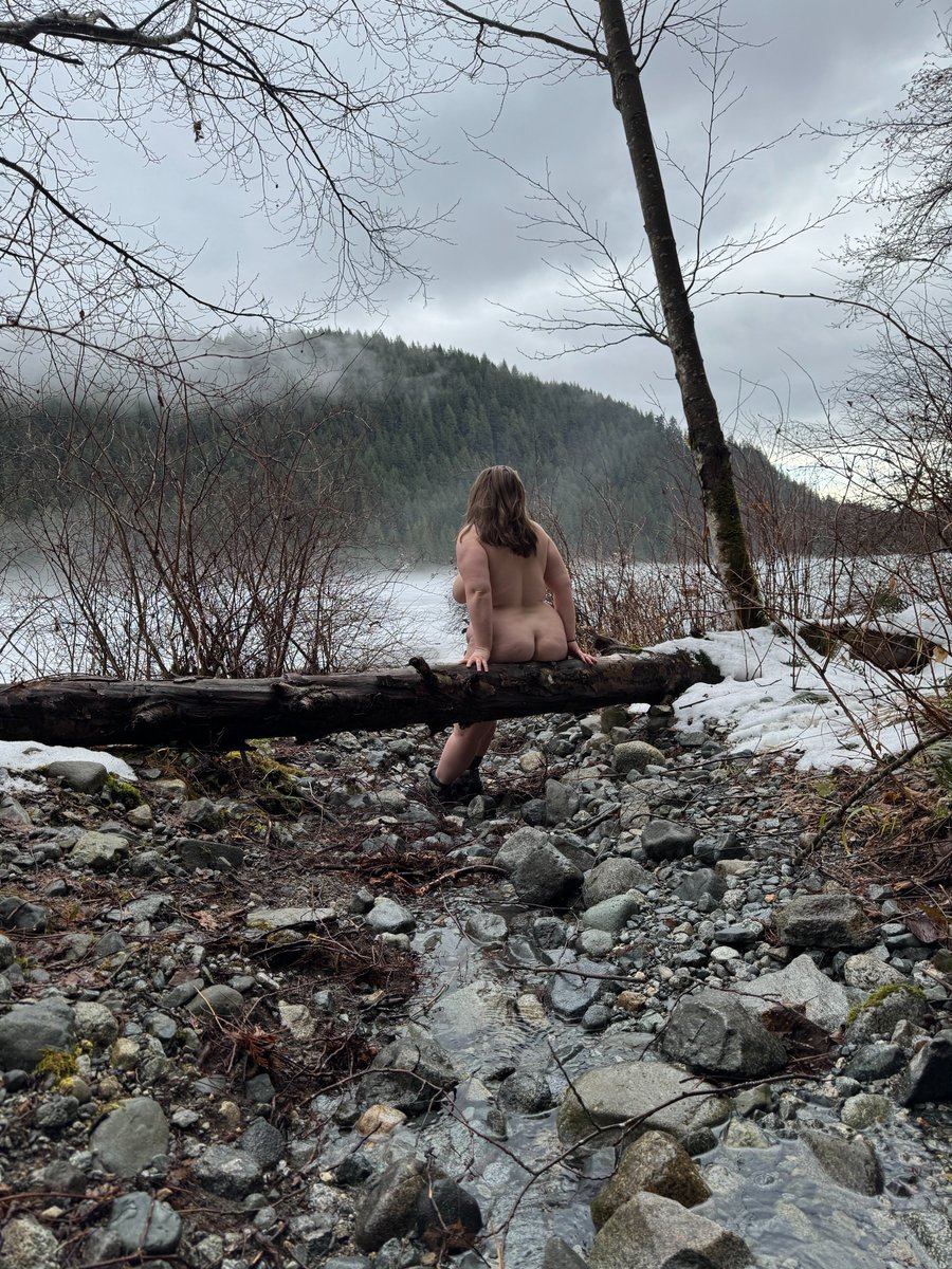 Sneak peak of the cold adventure I was on yesterday. Once my fingers thaw out I will post the rest! More (a lot more) content to come as we explored this frozen lake the remnants of our last snow storm!