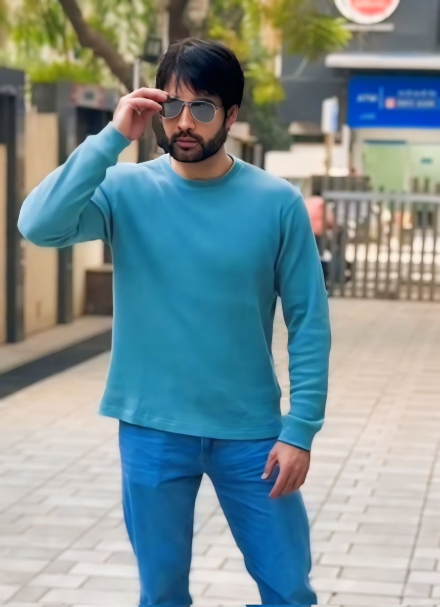 Sumaita0106's tweet photo. Our hero 😎 
Something is cooking in T-Series 🥰.
@VivianDsena01 looking so cool😎 https://t.co/YB40OkMTAc