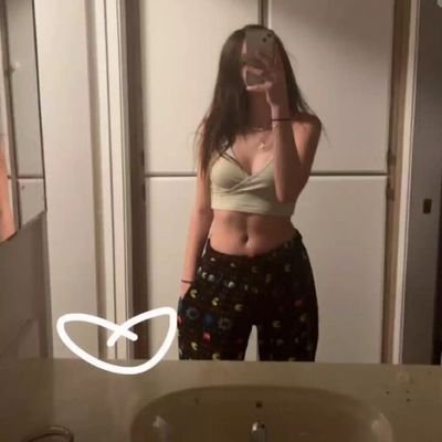 Should i start selling again? #nsfwtwt #sellingcontent #buyingcontent