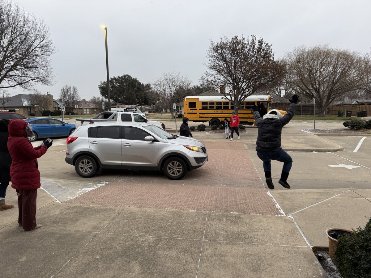Weatherford elementary staff greeting students and enjoying this snowy morning of school <a href="/Plano_Schools/">Plano ISD</a>