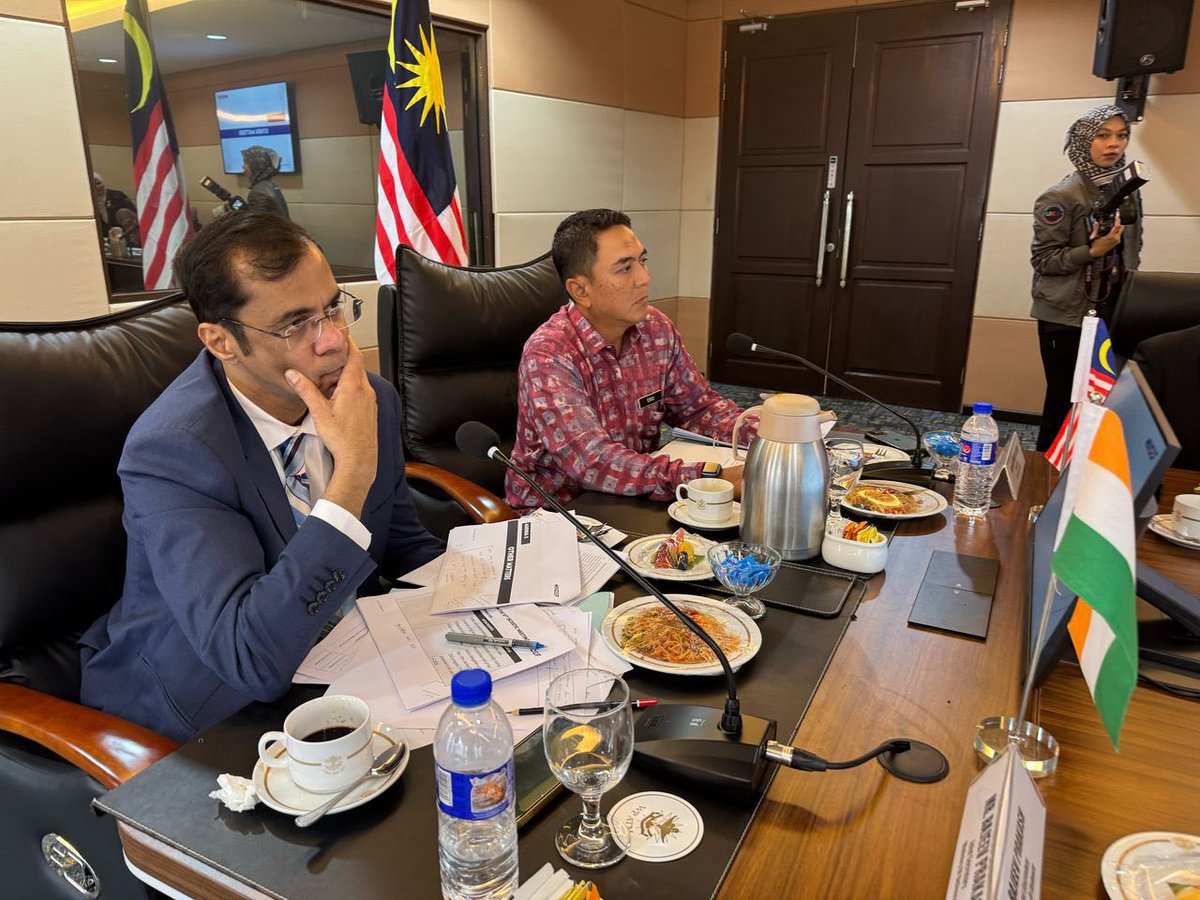 Pelbagai usahasama telah dapat dicapai menerusi Mesyuarat “Joint-Sub Committee on Defence Science, Technology &amp; Industry Cooperation” yang saya pengerusikan secara bersama dgn Shri Rajeev Prakash, Joint Secretary Defence Production, MoD India utk dilaporkan ke MIDCOM hari ini.