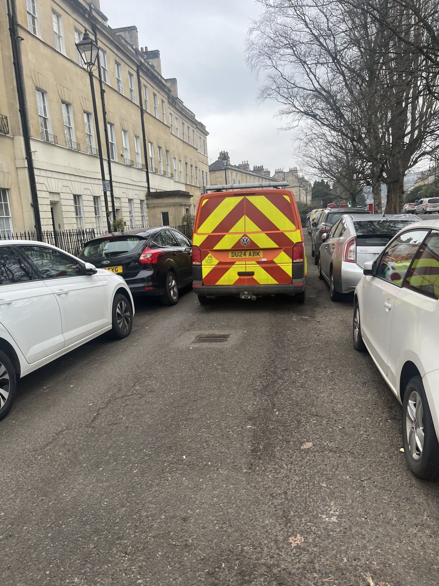 Hey <a href="/TheRAC_UK/">The RAC</a> this fella just blocked Grosvenor Place in Bath (a thoroughfare) for 45 minutes because he couldn't be bothered to find somewhere to park. Needs some education.