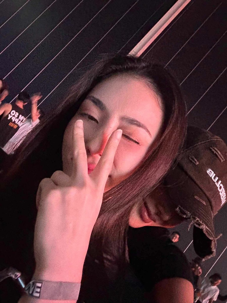 SPO49079914's tweet photo. มีนเบ้บในที่มืด มันอันตรายต่อใจสาววายมากก🙂‍↔️😖🫠

MEENBABE 1Y11M
#มีนเบ้บ #meenbabe
#มีนาริณา #อุ้มทวีพร https://t.co/IiKTvTEqwa
