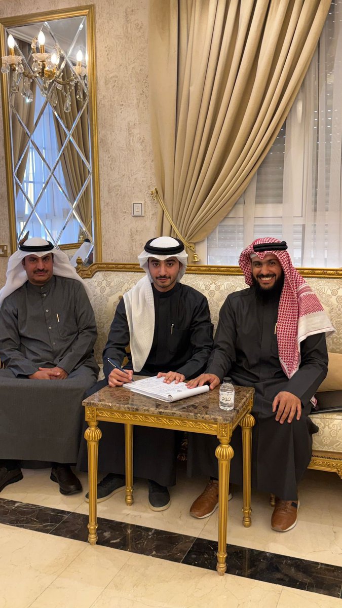 _shnsajmi's tweet image. (وَمِنْ آيَاتِهِ أَنْ خَلَقَ لَكُم مِّنْ أَنفُسِكُمْ أَزْوَاجًا ﴾

الحمدالله الذي بنعمته تتم الصالحات
تم بحمد الله وفضله عقد قراني
سائلاً المولى عز وجل التوفيق