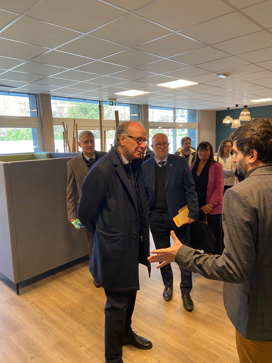 Claudio Galderisi (@galderisiclaud1) on Twitter photo Le campus connecté de <a href="/villeneuveslot/">Villeneuve sur Lot</a> que j'ai visité avec le maire Gérard Régnier et le DASEN <a href="/Alexand05684888/">Alexandre Falco</a> a rempli en moins de 4 ans ses objectifs: 54 étudiants inscrits, taux de réussite de 74% et des structures de qualité. Bravo aux porteurs du projet et à <a href="/univbordeaux/">Université de Bordeaux</a>! Le campus connecté de <a href="/villeneuveslot/">Villeneuve sur Lot</a> que j'ai visité avec le maire Gérard Régnier et le DASEN <a href="/Alexand05684888/">Alexandre Falco</a> a rempli en moins de 4 ans ses objectifs: 54 étudiants inscrits, taux de réussite de 74% et des structures de qualité. Bravo aux porteurs du projet et à <a href="/univbordeaux/">Université de Bordeaux</a>!