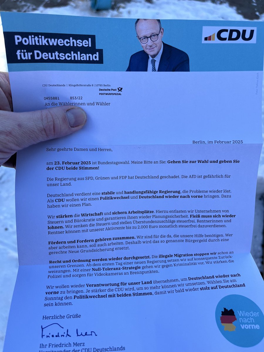 Da macht man nix böses ahnend den Briefkasten auf und dann liegt Post von dem Eierkopp darin 🤮
Prima zum Kamin anzünden..

#NurNochAfD