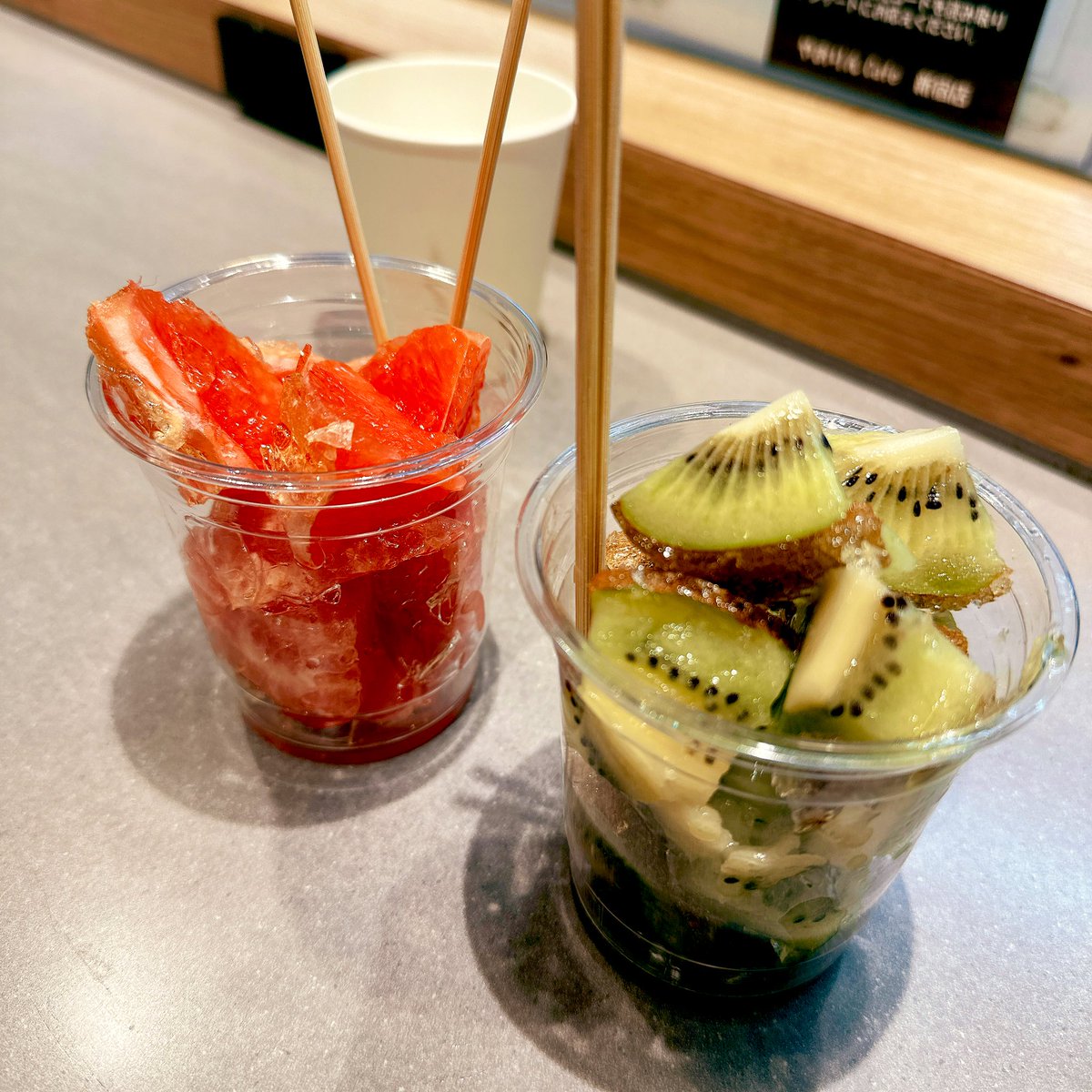 catxrice's tweet photo. 🍊🥝🍎🍬 https://t.co/yBawciuy9z