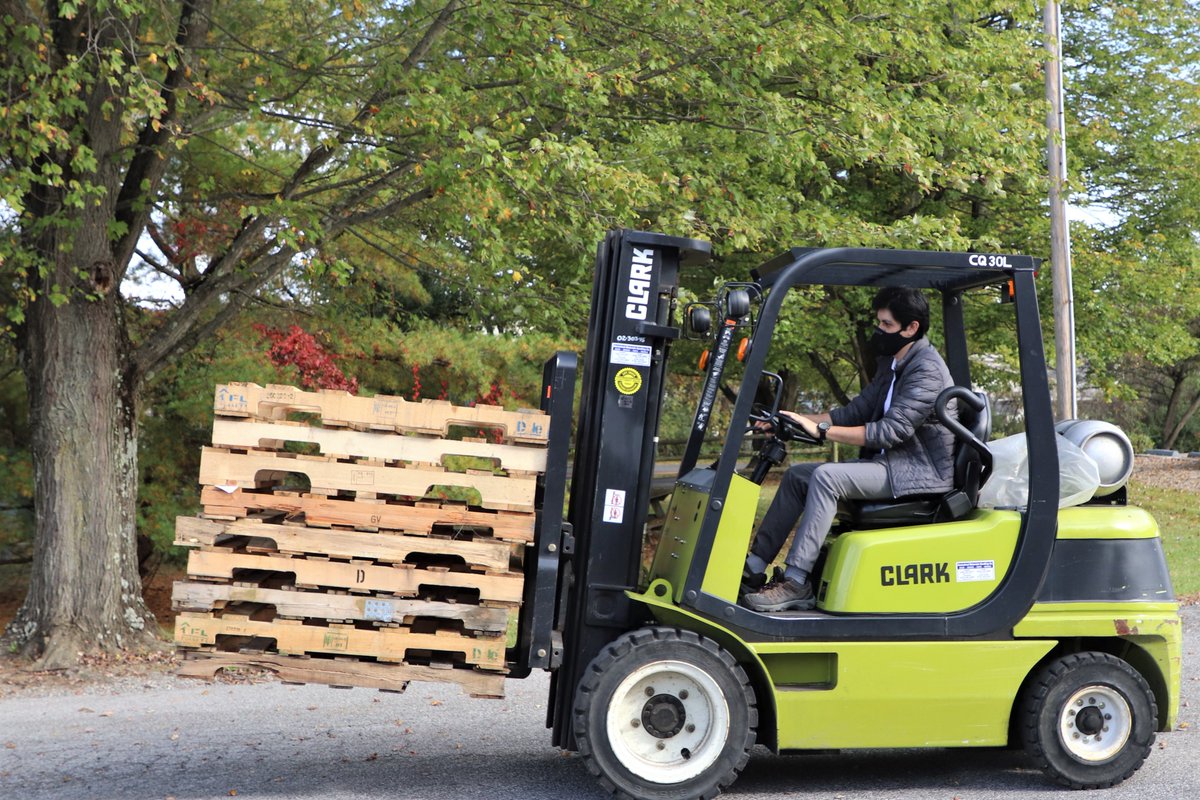 CPULD conducted research to correlate damages observed in wooden pallets used in real-world conditions with those observed in controlled testing using Virginia Tech’s FasTrack simulation. Read more: unitload.vt.edu/fastrackversus…

#VT #HandsonHokies #PalletResearch #FasTrackSimulation