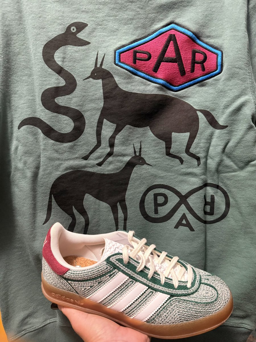 wilcocarla's tweet image. Day 19 of #BHMKOTD25: “Wood.” Twinning again w/@rjolli007! Sean Wotherspoon x Gazelle Indoor ‘Green Hemp.’ I know hemp is a🌱, not a🌳, but the design is SO good!🥰Speaking of🌳, did u know that Venture Smith was a lumberjack who wrote the 1st slave narrative in the US in 1798!?