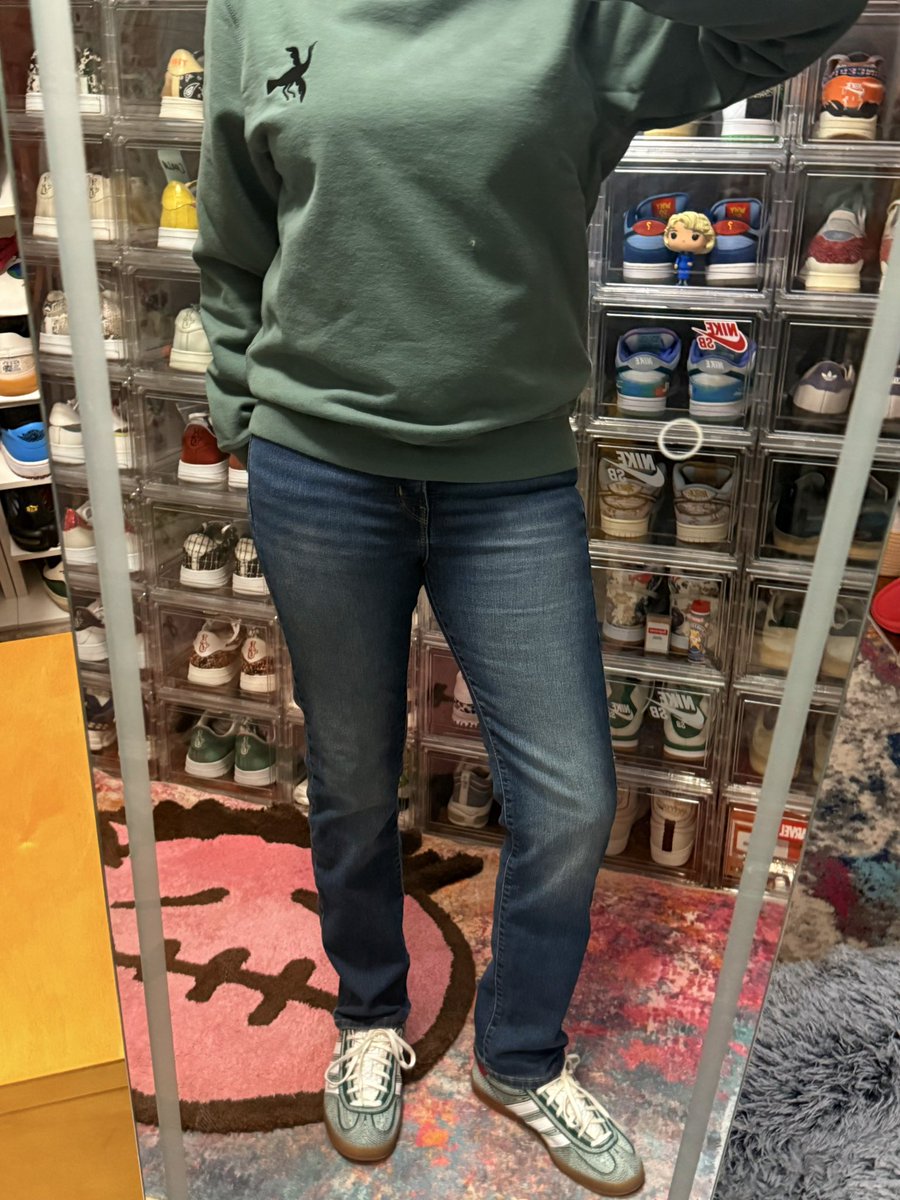 wilcocarla's tweet image. Day 19 of #BHMKOTD25: “Wood.” Twinning again w/@rjolli007! Sean Wotherspoon x Gazelle Indoor ‘Green Hemp.’ I know hemp is a🌱, not a🌳, but the design is SO good!🥰Speaking of🌳, did u know that Venture Smith was a lumberjack who wrote the 1st slave narrative in the US in 1798!?