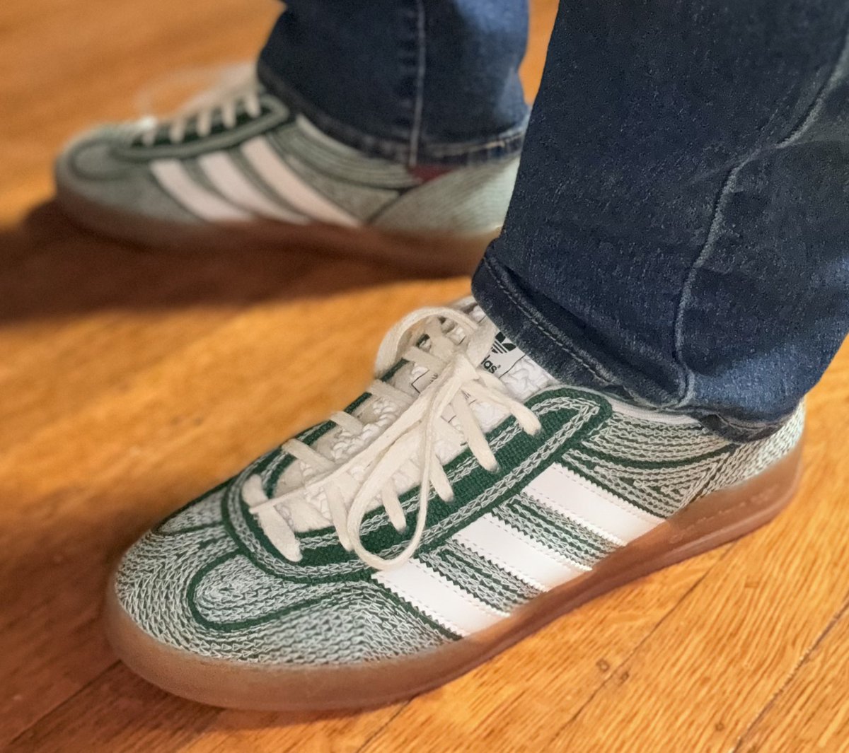wilcocarla's tweet image. Day 19 of #BHMKOTD25: “Wood.” Twinning again w/@rjolli007! Sean Wotherspoon x Gazelle Indoor ‘Green Hemp.’ I know hemp is a🌱, not a🌳, but the design is SO good!🥰Speaking of🌳, did u know that Venture Smith was a lumberjack who wrote the 1st slave narrative in the US in 1798!?