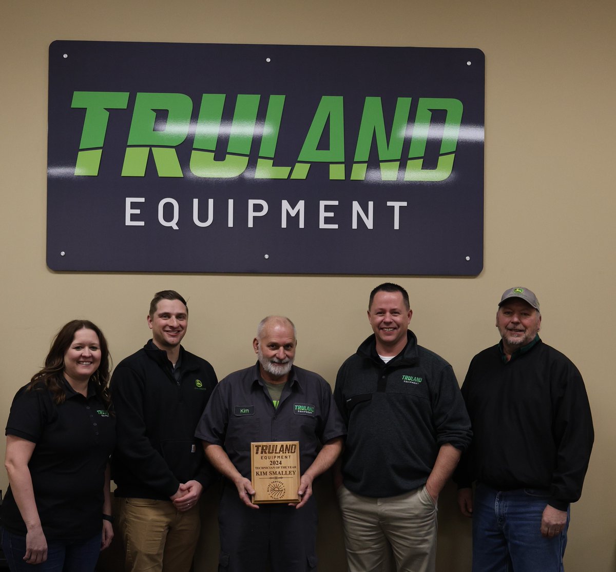 Meet Kim Smalley, our 2024 Technician of the Year! 

With over 40 years of experience in equipment repair, Kim has built lasting relationships with three generations of customers. Join us in congratulating Kim on this well-deserved recognition!