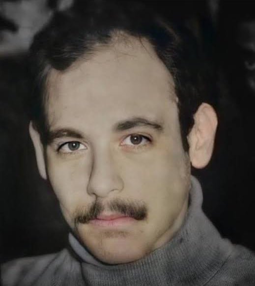 Ulaş’ın sesi bu 
İsyan tarihimizi geleceğe taşıyor 
Ulaş bu 
Adım adım 
An an 
Direnişi öğretiyor.