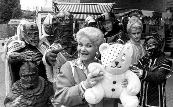 philnewmandsign's tweet photo. Happy 40th Birthday @bbceastenders! Here's a little flashback to my own sojourn in the Square almost 32 years ago!!ππππ #EastEnders40 #dimensionsintime https://t.co/JN4ehJ5JOF