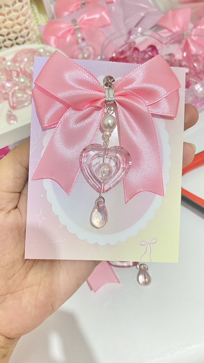 bloomeads's tweet photo. @stuffsite Gemes nih nderrr pita-pita 🎀🎀🎀 https://t.co/zj3nOLDFx2
