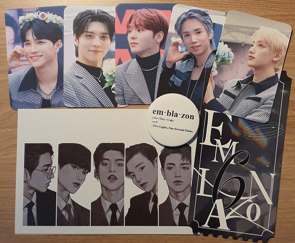 🎙하루만 이 방의 주인이 되고 싶어❣️
한가운데 침대 놓아두고 온종일 감상하고 싶었어요😍 애정 가득 담긴 사진들 보며 황홀했습니당 감사해용🙆‍♀️ 다음엔 럭드 오픈런 놓치지 않겠어요🔥
#선명히_새겨질_배너의_6주년
#Em6lazoned_As_One