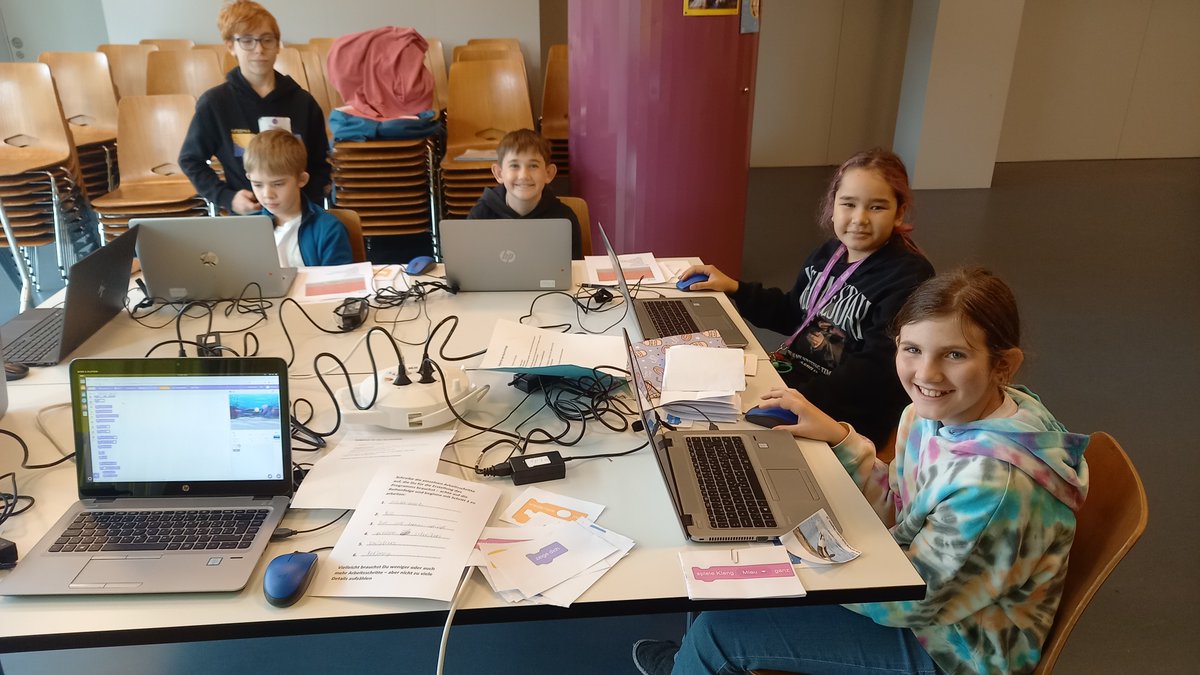 Wanted: Notebooks!
Unsere Kurs-Notebooks sind am Lebensende. Funktionstüchtige nehmen wir gerne als Spenden
 Kontakt &amp; Infos: erich.fischer(at)innovage.ch
Über Scratch Kids: Scratch Kids besuchen die IT-Abteilung der Baloise Versicherung