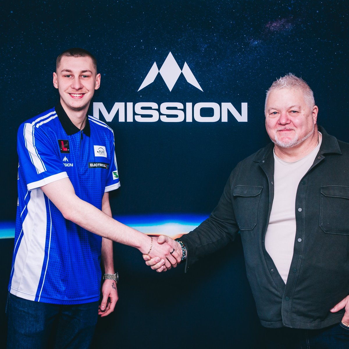 MissionDarts's tweet photo. ✍️ Mission Darts is excited to announce a new multi-year deal with new PDC tour card holder @DudeneyDarts 

Read more 👇
https://t.co/1suhjiES8t

#TeamMission #ForTheWin https://t.co/9oa10wnLjC
