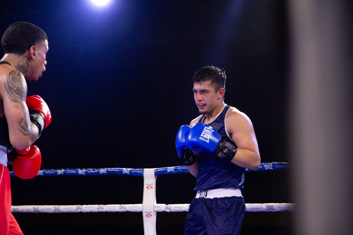 EuskoBox's tweet photo. El #KevinSaavedra vs #JoseQuiroz fue un buen combate.

#Boxeo #Judimendi #Vitoria #Gasteiz 

Fotos de #UnaiCruz. https://t.co/hJA0AmnjpK