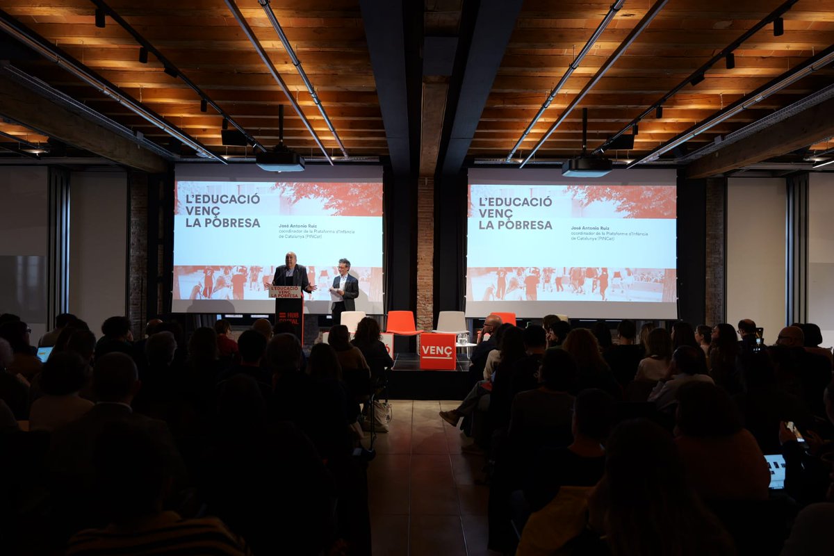 Sabem, per evidència i experiència, que l'educació pot trencar el cercle de la pobresa.

Presentem l'"Educació venç la pobresa", una agenda de 10 polítiques educatives amb <a href="/pincatinfancia/">PINCat - Plataforma d’Infància de Catalunya</a>
al <a href="/hubsocialbcn/">Hub Social Barcelona. (Girona 34, interior. Bcn)</a>.

▶️ Segueix-ho en directe: youtube.com/watch?v=0zttpH…
