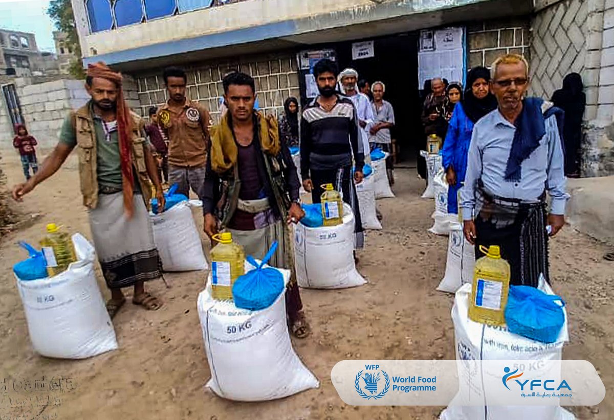 YFCA_Yemen's tweet image. At the end of January, YFCA provided essential food baskets to 14,609 people in Al Mahwit Governorate. 🍞🥫🛢️
• Hufash: 3,841 BNFs 👨‍👩‍👧‍👦 • Milhan: 10,768 BNFs

👨‍👩‍👧‍👦 Goals: Reduce food insecurity 🍽️ &amp;amp; improve living conditions 🏠 Funded by @WFPYemen
#TEFA #FoodAssistance #Yemen