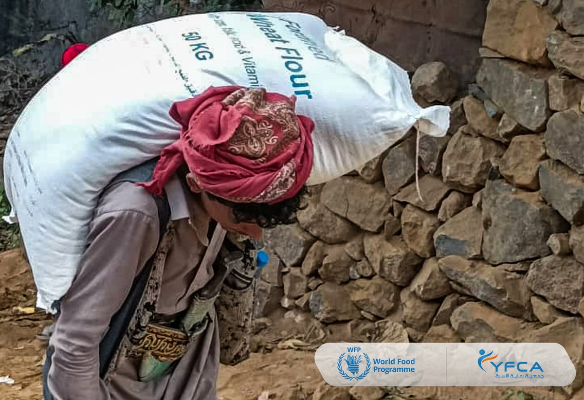 YFCA_Yemen's tweet image. At the end of January, YFCA provided essential food baskets to 14,609 people in Al Mahwit Governorate. 🍞🥫🛢️
• Hufash: 3,841 BNFs 👨‍👩‍👧‍👦 • Milhan: 10,768 BNFs

👨‍👩‍👧‍👦 Goals: Reduce food insecurity 🍽️ &amp;amp; improve living conditions 🏠 Funded by @WFPYemen
#TEFA #FoodAssistance #Yemen