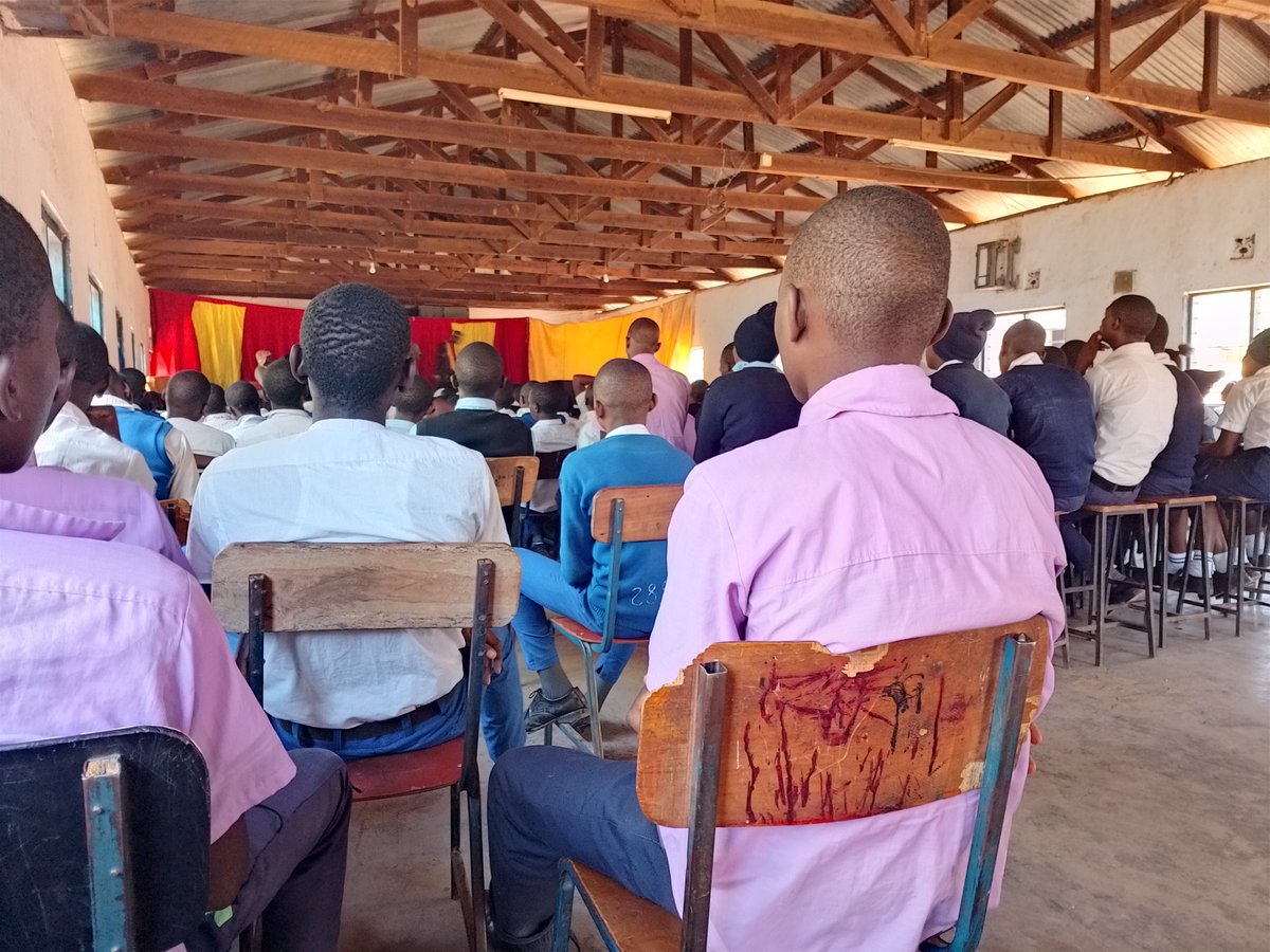 Huku ni bookshows tu. Nyinyi mlikua mnapenda novels gani during your time?