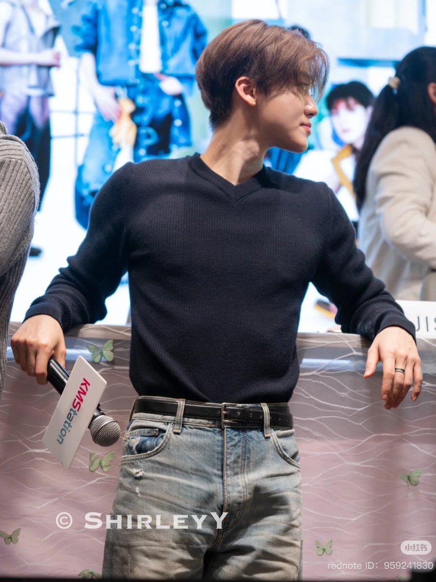 ไม่ไหวแล้ว หน้าหล่อคอสวยลูกกระเดือกชัดหุ่นดีตัวสูงแต่งตัวเท่ หล่อชิบหาย ใครมาติดต่อขอพบผู้ปกครองกุ กุไปบอกเขาพ่อกุชื่อพี่แจมิน