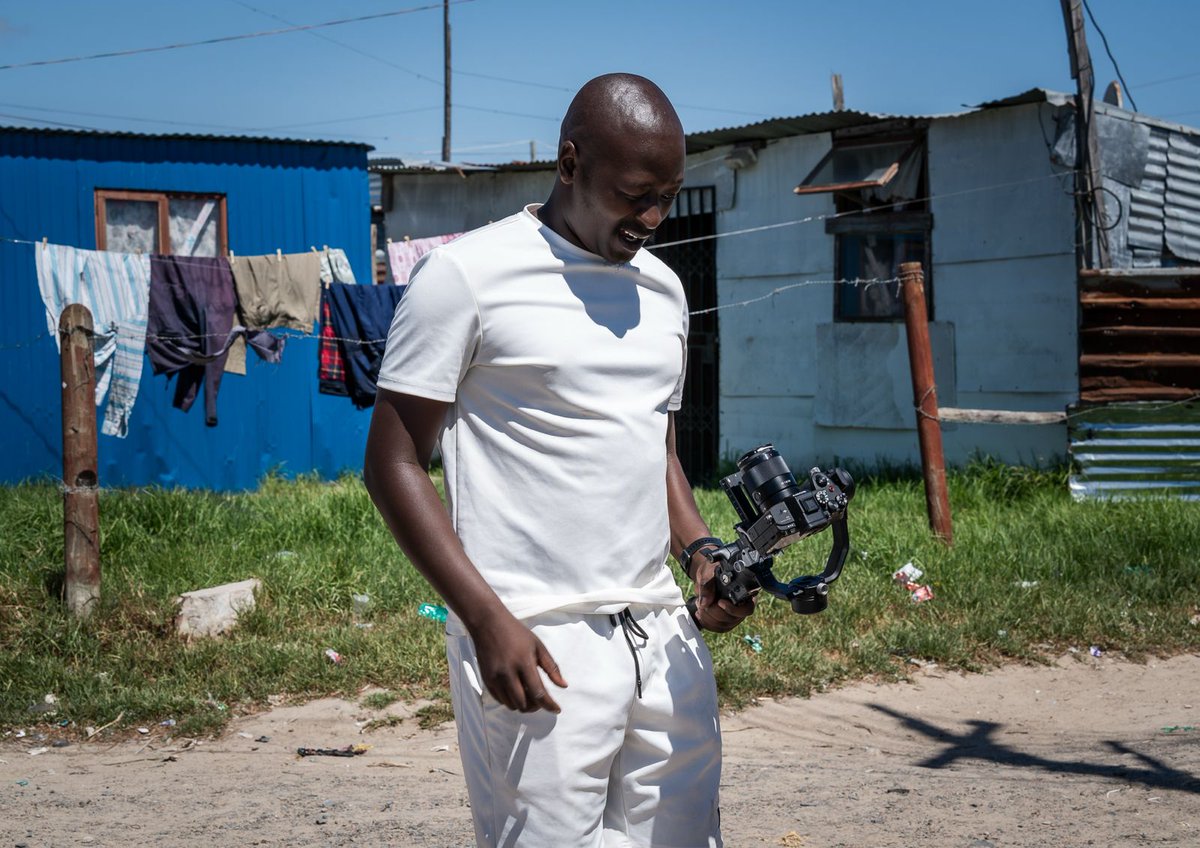 Sam_Flans's tweet image. A self taught product who graduated from the streets. A informaly trained and mentored multi award filmmaker. Nothing is impossible. I will always be grateful.