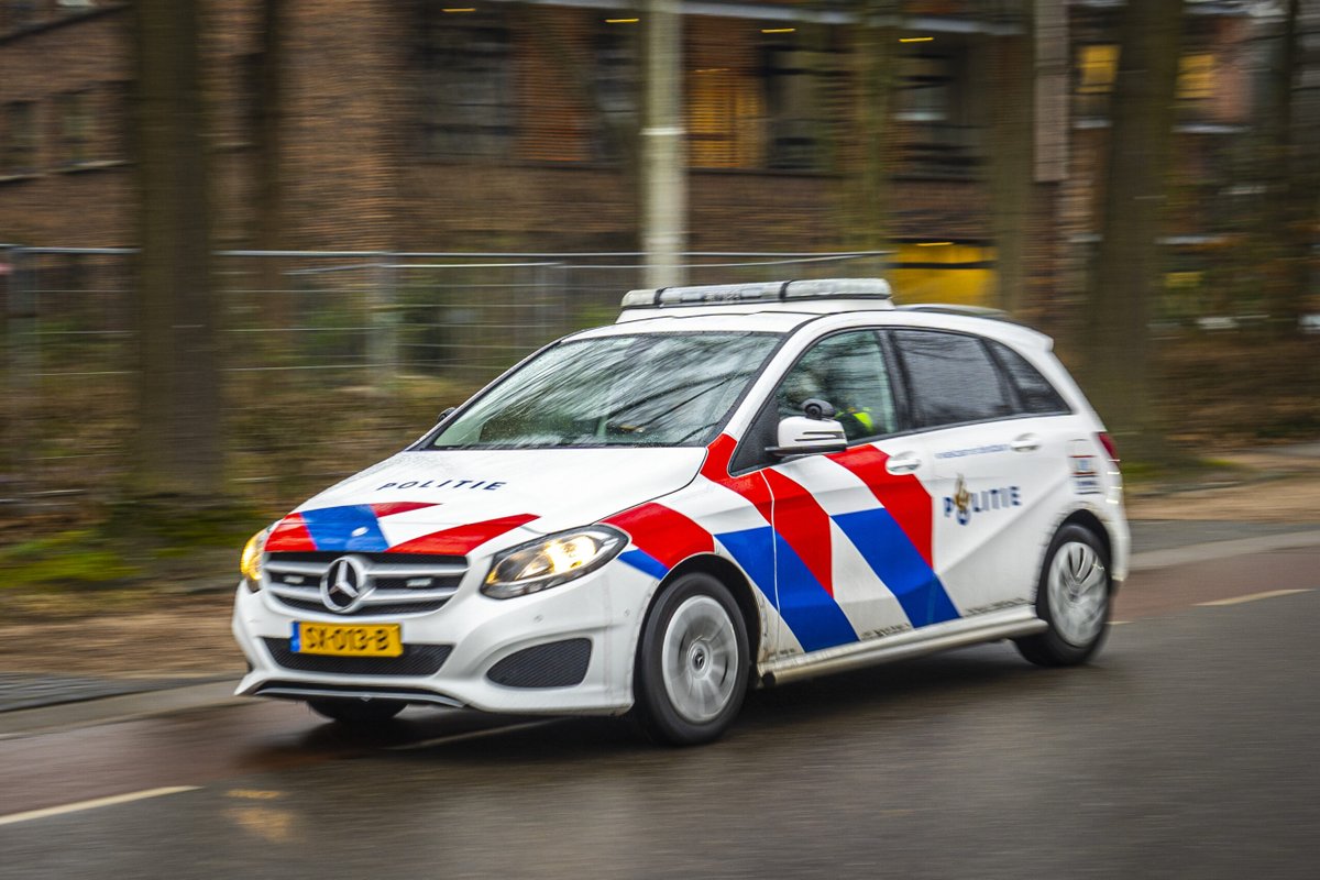 Hardloper geschept door auto