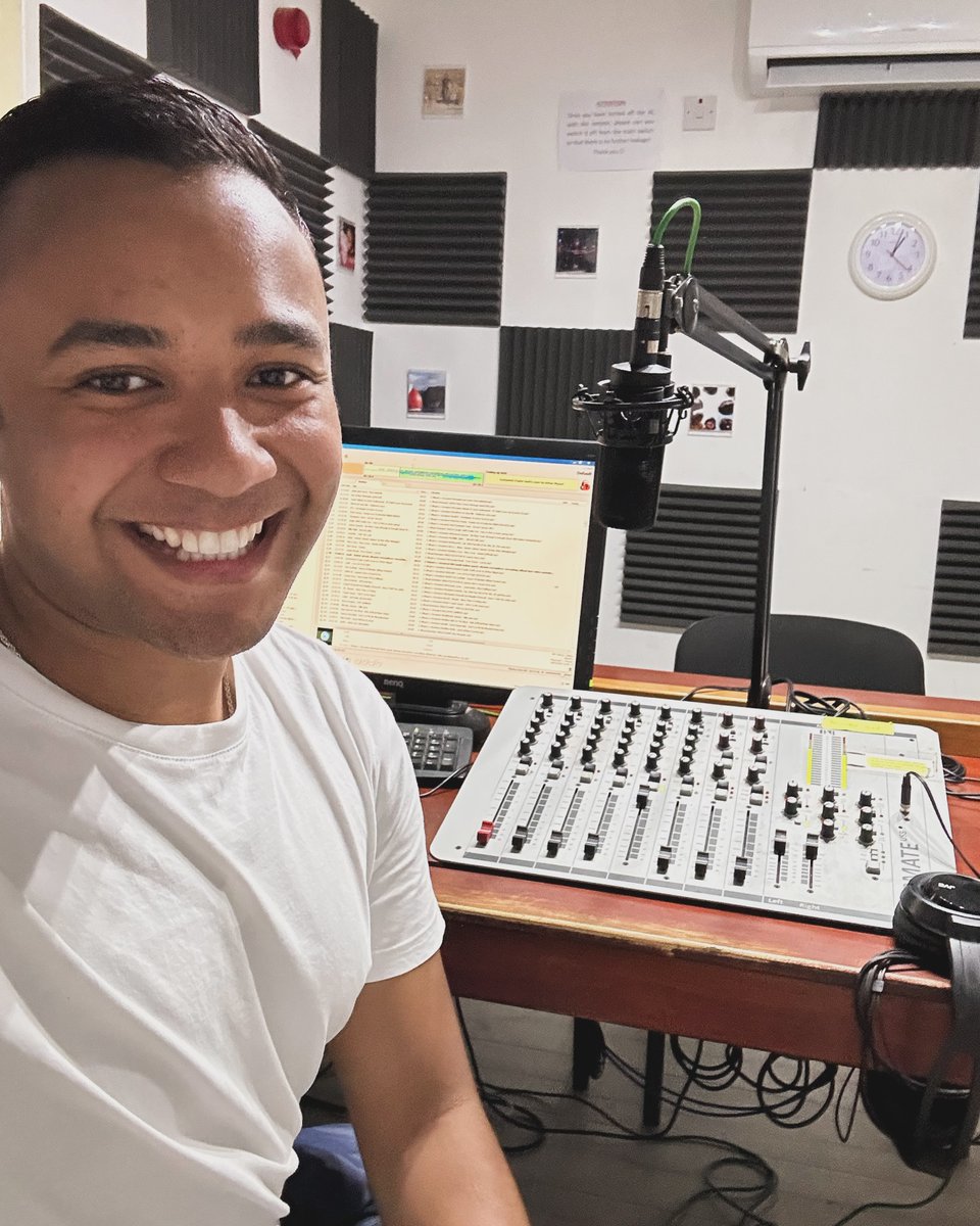 I'm very much back in the real world after two incredible weeks on St. Helena 🇸🇭

🎙️Whilst there, I had the pleasure of being interviewed by SAMS Radio—by my third cousin, of course!

Listen to the broadcast here &gt;&gt;

creators.spotify.com/pod/show/sams-…
