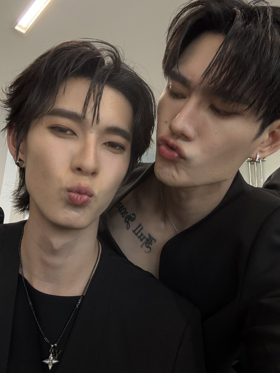 pavelphoom tweet media