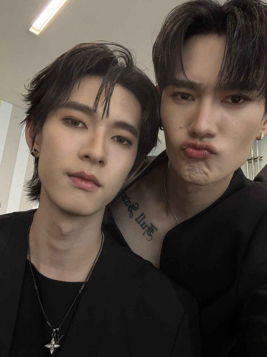 pavelphoom tweet media