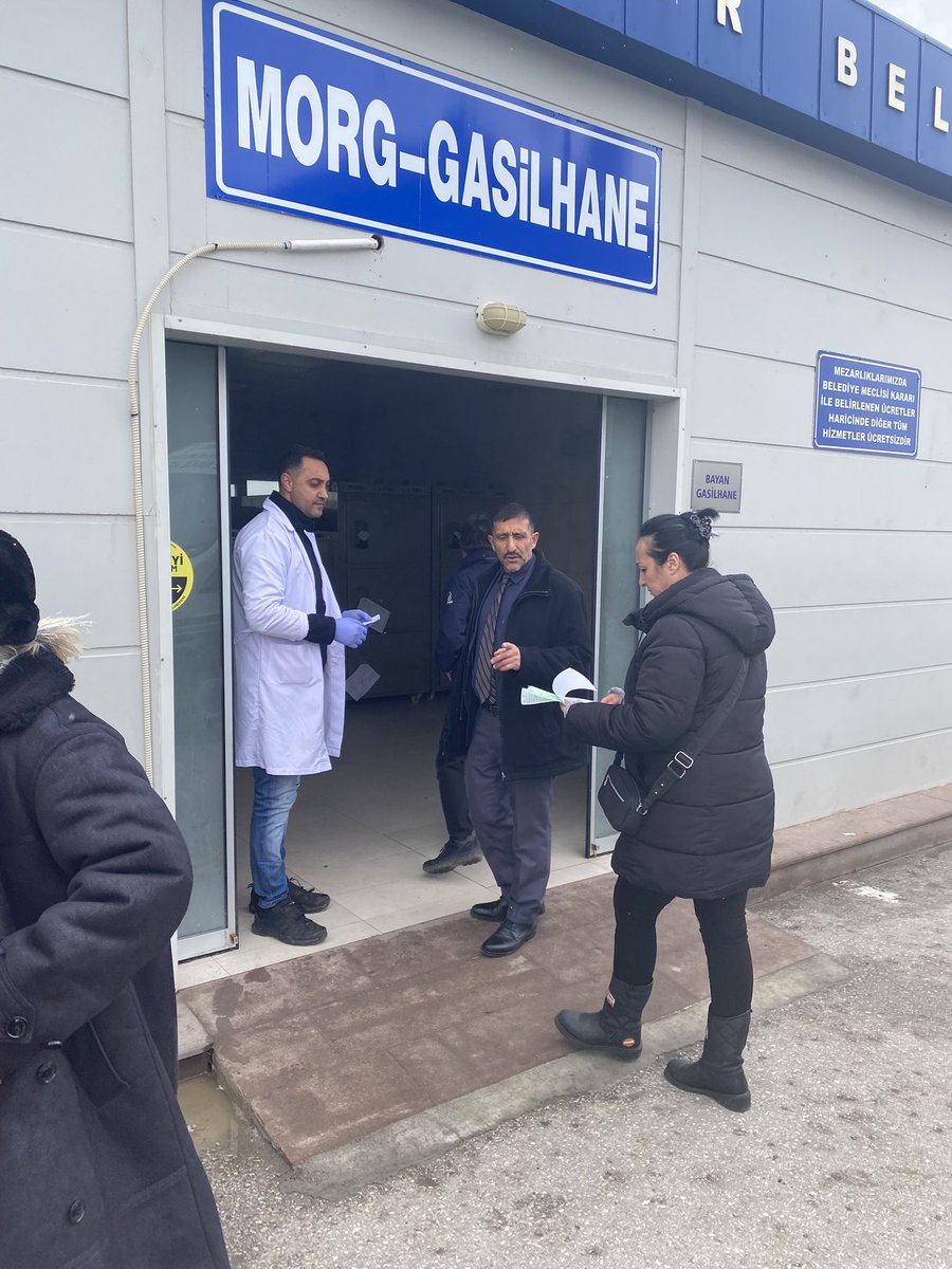 Hayvan düşmanı hesaplarının hedef göstermesinden sonra evi ile birlikte feci bir şekilde yanarak can veren 81 yaşındaki Ülker Güleryüz teyzenin cenaze işlemlerini DİHFED Federasyon Başkanı <a href="/TulayDanacioglu/">Tülay</a> üstlenerek tamamladı.

Cenaze bugün 19.02.2025 saat 16:10’da ikindi