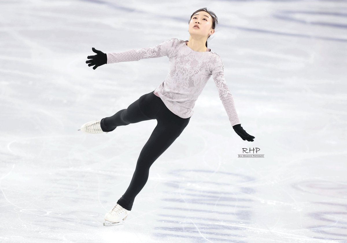 prhhhhhh's tweet photo. #4countsfigure #4cc2025 #四大陸選手権
日本女子🇯🇵の練習中のお写真です。
#樋口新葉　#千葉百音　#松生理乃 #wakabahiguchi #monechiba #rinomatsuike 
#figureskate #teamjapan #フィギュアスケート
明日から試合、楽しみですね。しっかり表情を追えるように集中🎧🧘‍♀️して良い写真📸にしたいです。 https://t.co/JvLvHeNwnr