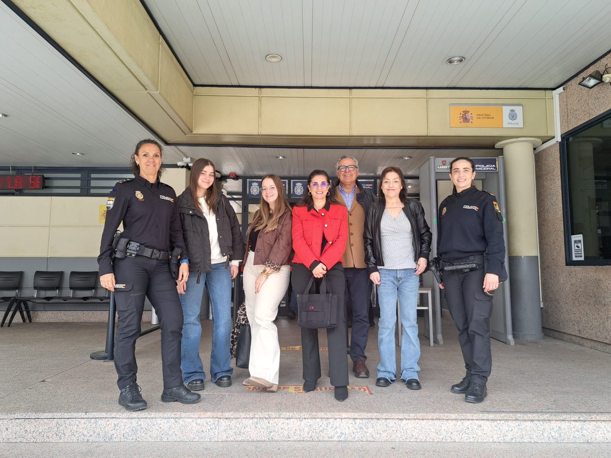 UNED Guadalajara (@guadauned) on Twitter photo La Profesora-Tutora Grado #Criminología <a href="/GuadaUNED/">UNED Guadalajara</a> Cristina Ruiz con sus estudiantes realizaron una visita dependencias <a href="/PoliciaLocalGU/">Policía Local de Guadalajara</a> ,a la Comisaría <a href="/policia/">Policía Nacional</a> de Guadalajara, concretamente al laboratorio criminalística y a la sesión juicio en los Juzgados de Guadalajara La Profesora-Tutora Grado #Criminología <a href="/GuadaUNED/">UNED Guadalajara</a> Cristina Ruiz con sus estudiantes realizaron una visita dependencias <a href="/PoliciaLocalGU/">Policía Local de Guadalajara</a> ,a la Comisaría <a href="/policia/">Policía Nacional</a> de Guadalajara, concretamente al laboratorio criminalística y a la sesión juicio en los Juzgados de Guadalajara