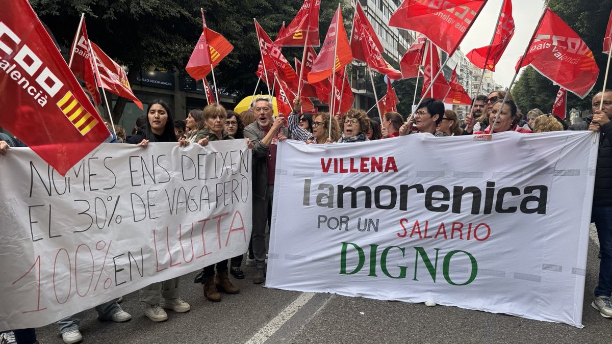 CCOO País Valencià (@ccoopv) on Twitter photo 📢 El sector en peu de #vagaserveissocials per a reclamar <a href="/GVAIgualtat/">GVAIgualtat</a> que complisca amb els acords de millora de les condicions laborals i salarials del seu personal, accelere el procés de licitacions i garantitze la qualitat dels serveis públics. #NoEnsToqueuElsServeisSocials 📢 El sector en peu de #vagaserveissocials per a reclamar <a href="/GVAIgualtat/">GVAIgualtat</a> que complisca amb els acords de millora de les condicions laborals i salarials del seu personal, accelere el procés de licitacions i garantitze la qualitat dels serveis públics. #NoEnsToqueuElsServeisSocials