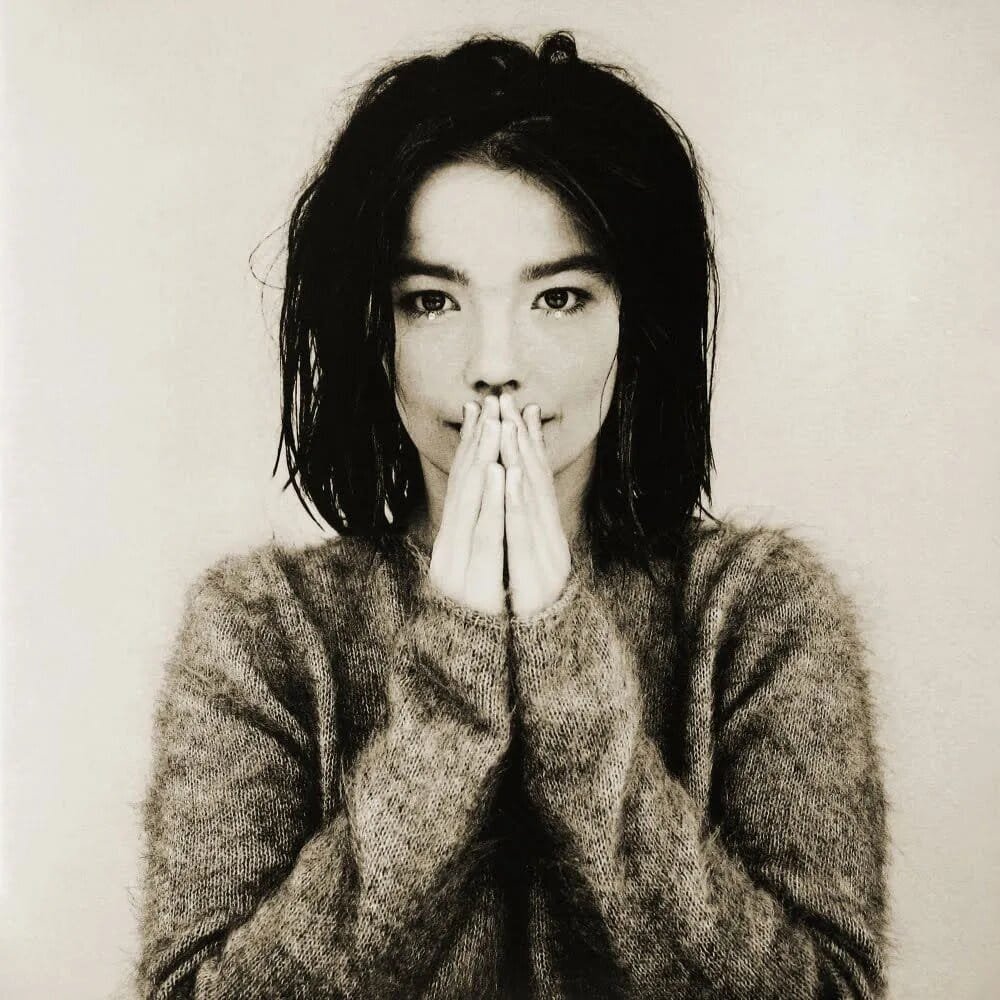 "Possibly the most iconic photograph of Björk was taken by Jean-Baptiste Mondino for the 1993 release of Debut. The French photographer is known for striking and minimalist portraits of music and fashion"

Explore music’s most iconic historical images.

blog.roughtrade.com/gb/10-iconic-p…