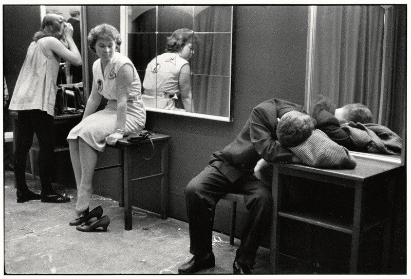 "Te libero de mí, de mis males, de mi mal genio, de los domingos por la tarde en donde nunca puedo más, del odio a mis cumpleaños, de no saber cómo hacer para regalarte algo que no pierdas. Te libero de mi desengaño, de tu karma, de mis novedades, de la contradicción que