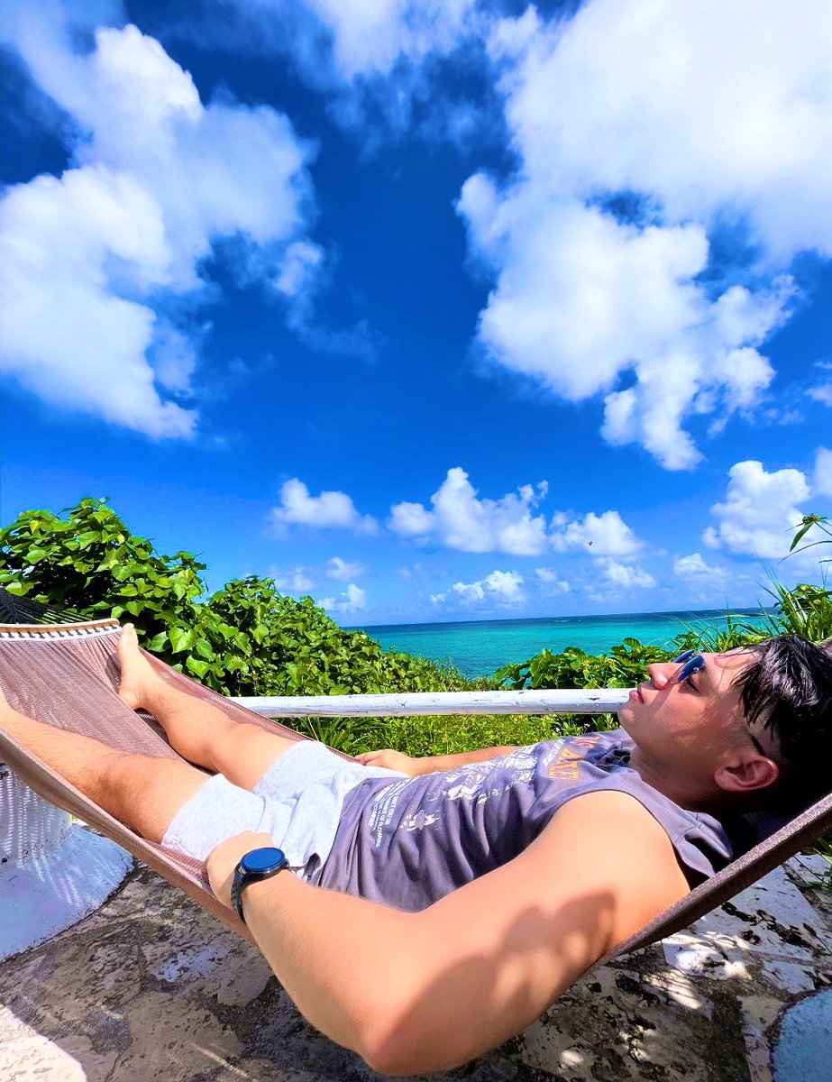 🏋🏾‍♂️🏄🏾‍♂️🏋🏾‍♂️