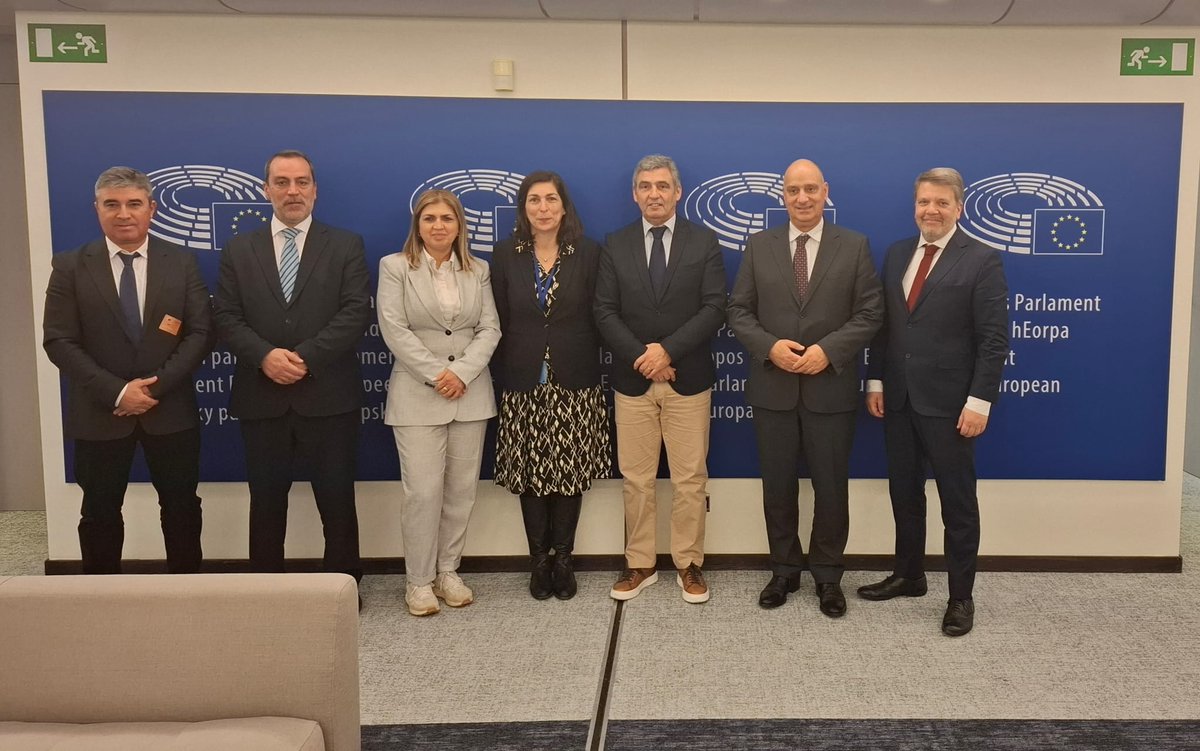 Tive a oportunidade de reunir, ontem, com uma delegação da CIM Douro, liderada pelo seu Presidente, Luís Machado. Durante a reunião tivemos a  oportunidade de abordar várias questões relativas aos desafios com as quais a UE se confronta no contexto, nomeadamente, da preparação do