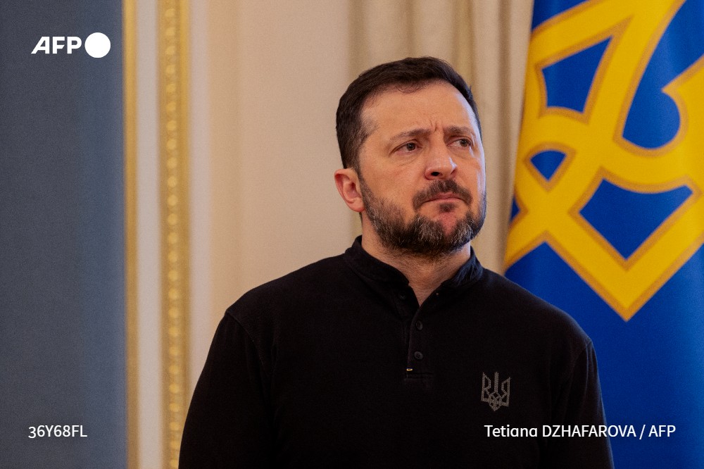 🇺🇦 La cote de confiance du président ukrainien Volodymyr Zelensky s'élève à 57%, après trois ans d'invasion russe, et non à 4%, comme l'a affirmé son homologue américain Donald Trump, selon un sondage publié mercredi en Ukraine #AFP