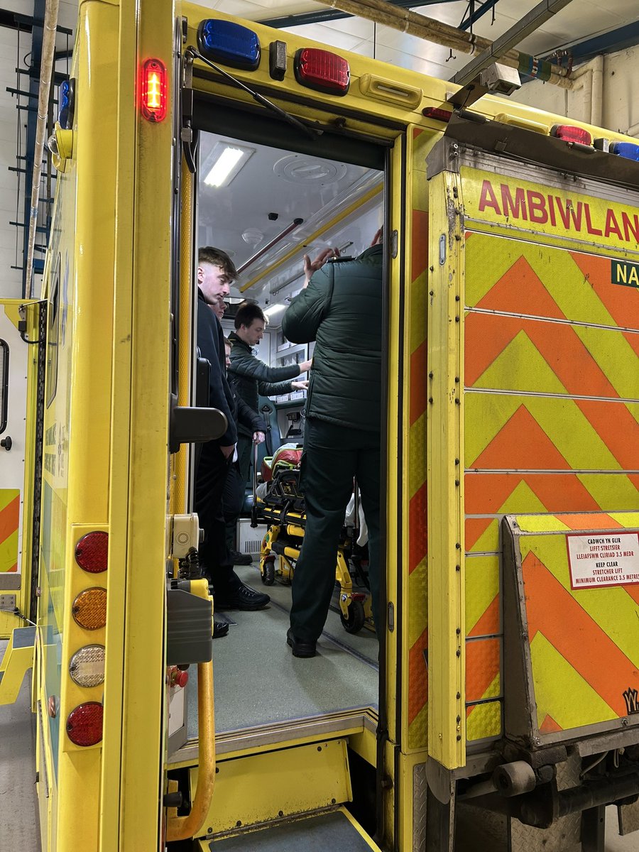 Dermot O'Leary tweet media