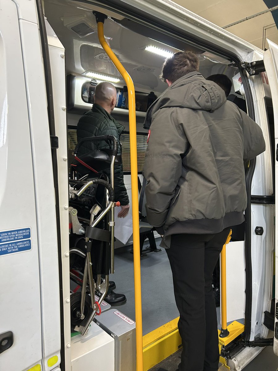 Dermot O'Leary tweet media