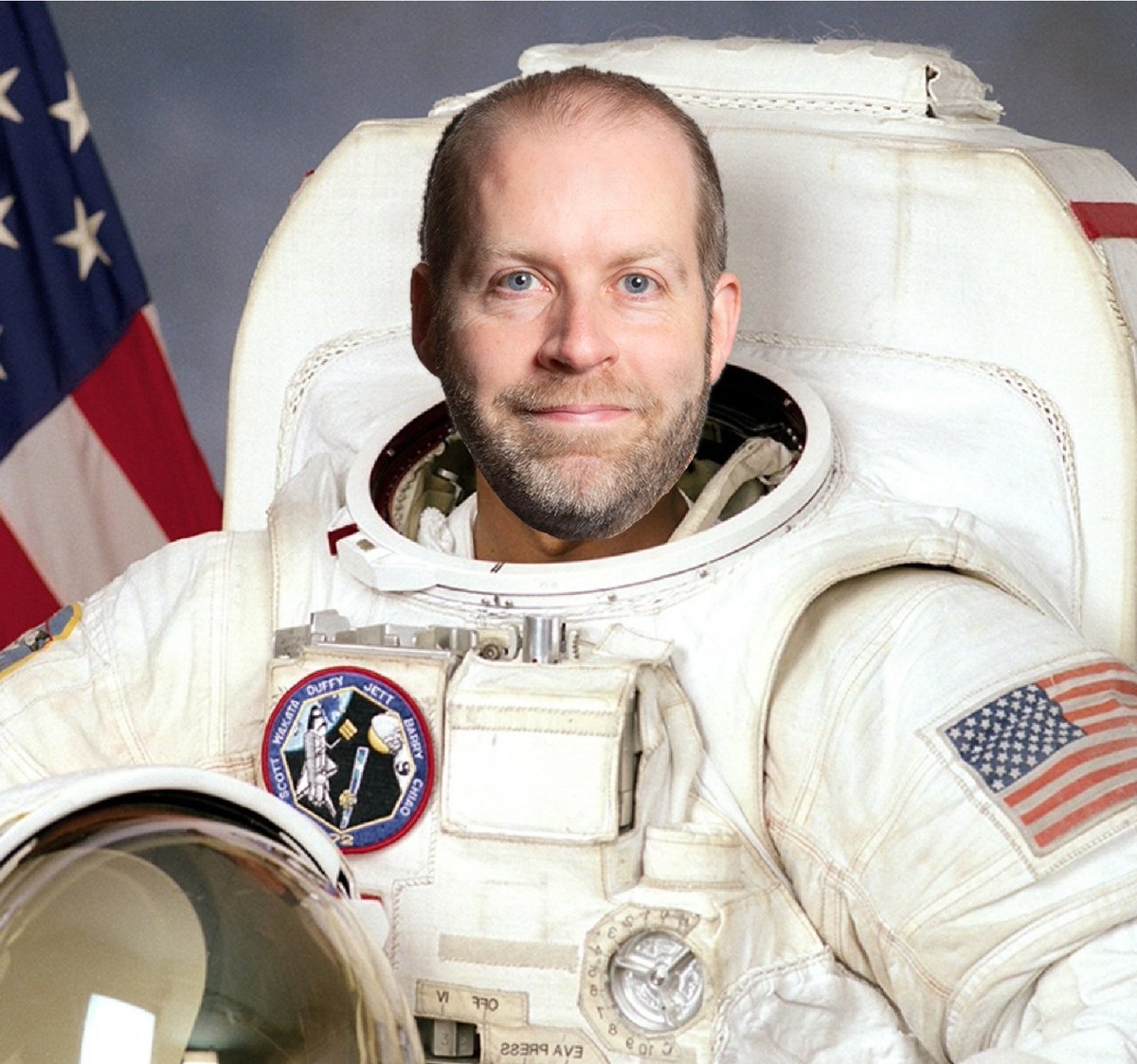 BiastaiRaven's tweet photo. Oh here we go again!
Remember when Jonathan Reynolds was an astronaut?
#jonathanreynolds #cvgate #LabourLies #LabourLiars #LabourOut https://t.co/UXLUYdGirJ